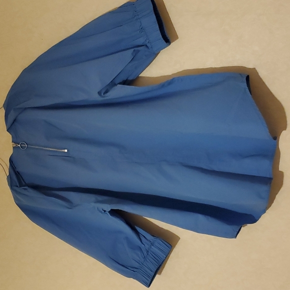 Blouse - Picture 2 of 3